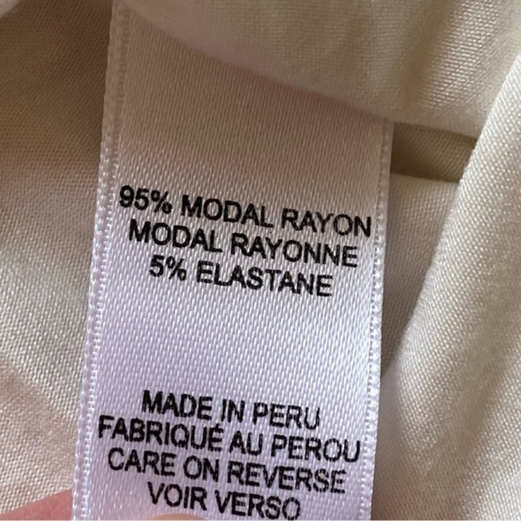 Tahari black scoop neck short sleeve tee shirt Medium NWOT - Picture 9 of 11